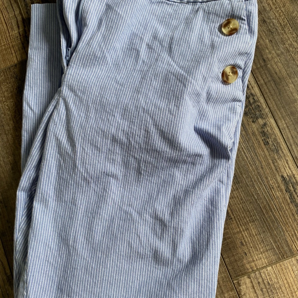 Skinny Ankle Pant with buttons on the side